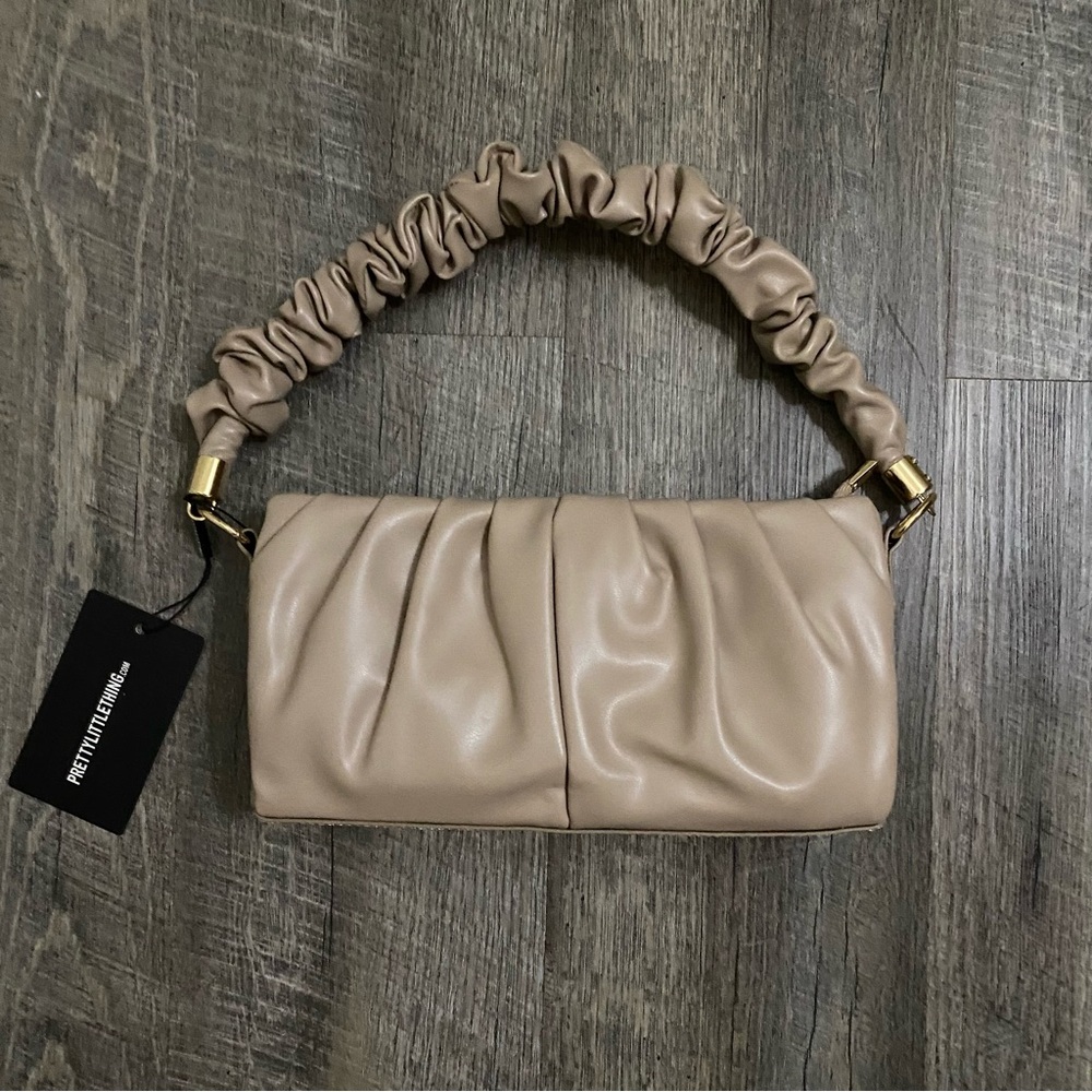 🍂 PRETTY LITTLE THING RUCHED SHOULDER BAG 🍂
